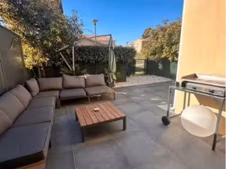 appartement t2 rénové 38 m² – jardin 40 m² + accès direct piscine & parking – grans
