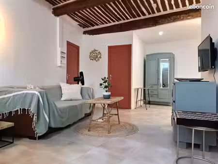 grand studio meublé 45 m² – rognes centre – coin nuit séparé