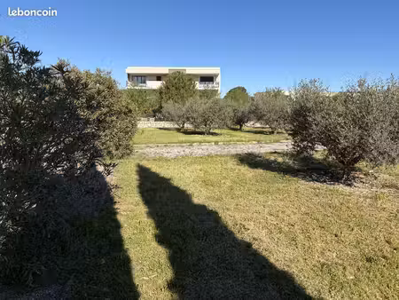terrain à bâtir de 572 m² à la roque-d'antheron (13)
