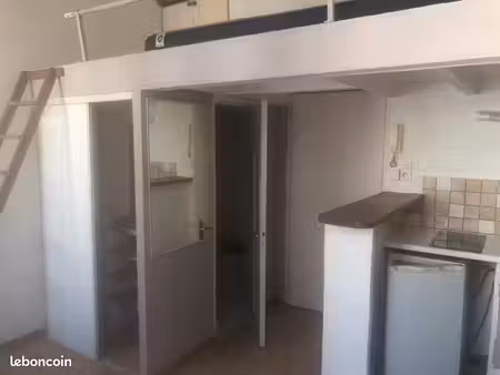 studio meuble 20m2 aix hypercentre historique