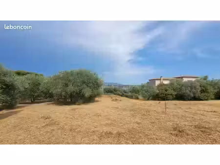 terrain à bâtir de 856 m² à saint-laurent-du-var (06)