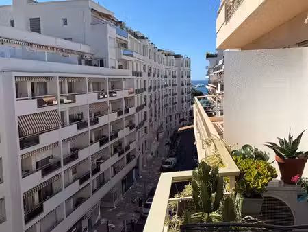 2p banane cannes