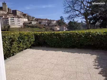 loue t1 de 37 m2 en rez de jardin avec grande terrasse