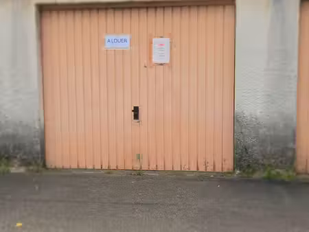 grand garage à louer 16 5 m2