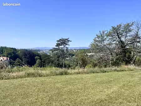 terrain à bâtir de 1900 m² à caluire-et-cuire (69)