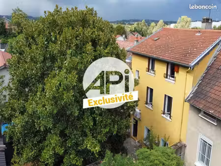 immeuble 10 pièces 185 m²