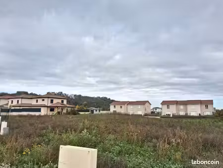 terrain à bâtir de 383 m² à genas (69)
