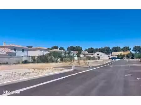 terrain 370 m² istres