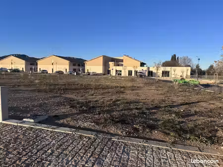 terrain 387 m² peyrolles en provence