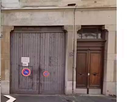 local 50m2  proximité place des maisonsneuves  69003