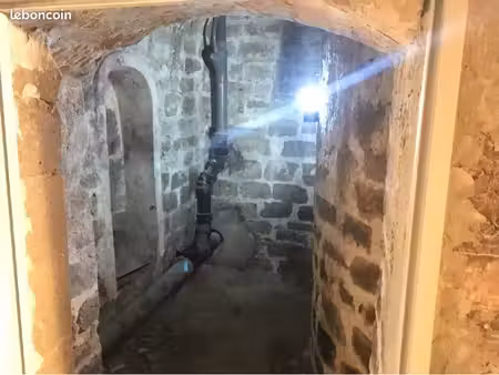 cave de 5m2 à paris 10ème (poissonnière)