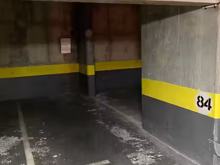 place de parking avec borne de recharge électrique - paris 6e (luxembourg)