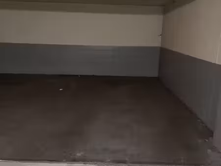 parking/box 13 m² paris