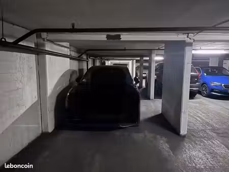 place de parking - passy - scheffer - trocadéro - 4.50 x 2.82 m