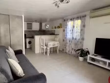 studio meublé 25 m² avec terrasse – bail étudiant 9 mois – proche gare