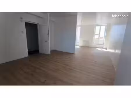 t4 d'exception de 108 m² entièrement rénové - 3 chambres – centre-ville de saint-symphorie