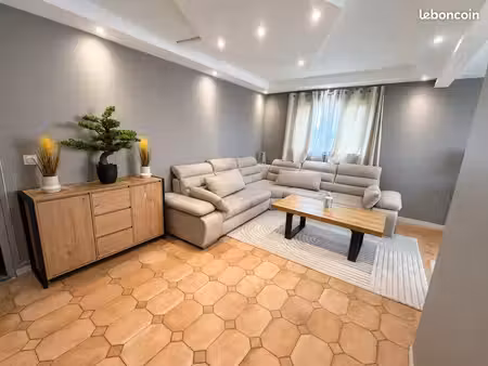 appartement t5 rénové et futur t9 – vaulx-en-velin mas sud