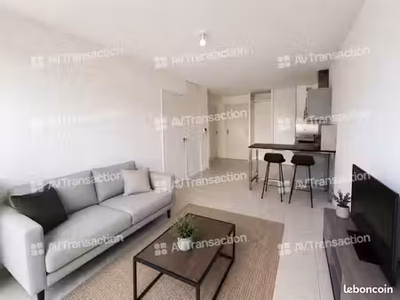 t2 -43 m²de 2017 –balcon- garage - metro republique/gratte ciel