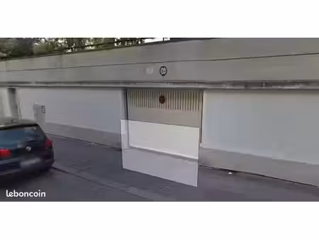 parking/box 12 m² paris