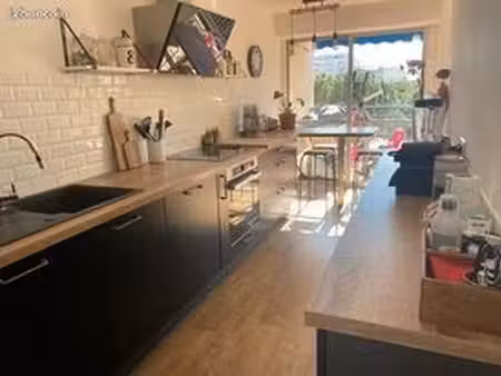 t3 meublé tout équipé – 69 m² – balcon  parking et ascenseur – cannes la bocca