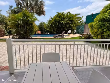t3 bas de villa - piscine - le lamentin- tout compris