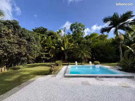 villa de charme en bois rouge du brésil avec bungalow indépendant meublé – 185 m² habitabl