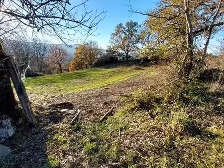 terrains libres à menet (près de montsistrier  près du ruisseau…)