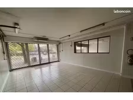 grand local à louer tous commerces 185 m2