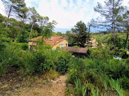 terrain à bâtir de 1571 m² à saint-marc-jaumegarde (13)