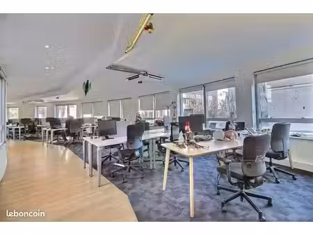 bureaux 136 m²