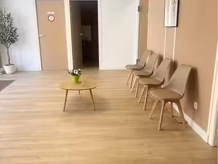 box / salle de consultation dans centre paramédical 13003