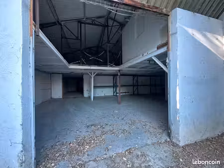 local 300m2 + terrain + bureau