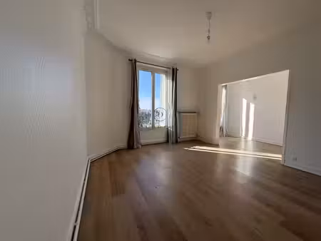 becon 2 pieces 52 m2 face au parc