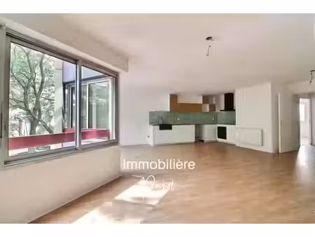 vauban 13006 - t4 traversant avec loggia et garage  coeur village