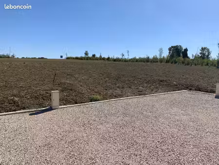 terrain à bâtir de 425 m2 au prix de 15300 à loulay (17)