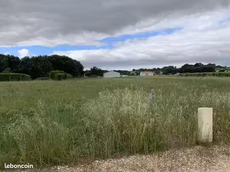terrain à bâtir de 905 m2 au prix de 32580 à marignac (17)