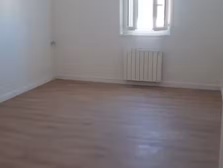 appartement 3 pièces 80m ² matha centre ville