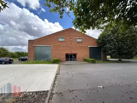 ruime en instapklare kantoorruimte met parking
