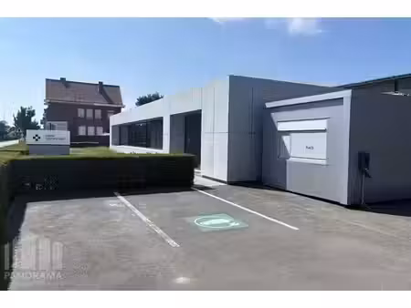 instapklaar bedrijfsgebouw van 1.310 m² te huur op een to...