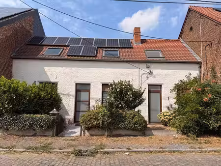 belle maison dans un agreable quartier proche de mons