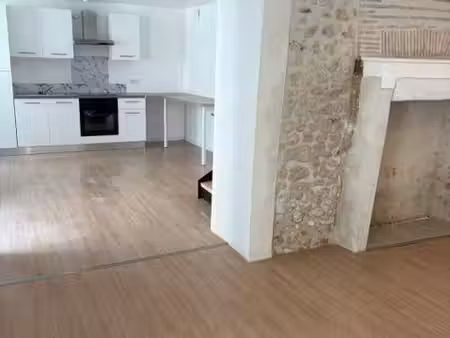 maison de bourg 88.5m2 entièrement rénovée