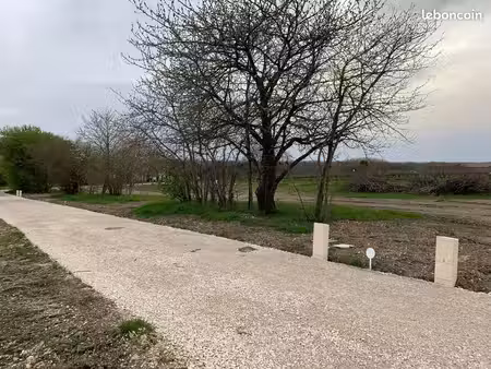 terrain à bâtir de 600 m2 au prix de 31700 à dompierre-sur-charente (17)