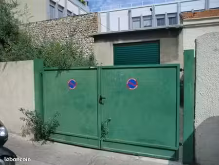 parking 20 m² marseille