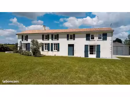 maison charentaise 186m2