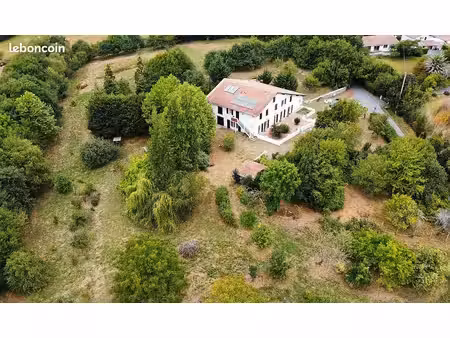 maison 7 pièces 210 m²