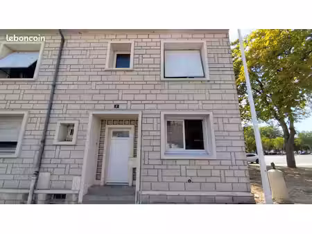 maison de ville louée.85 m2