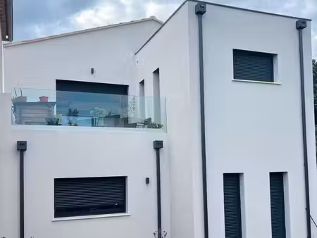 la couronne appartement meublé tout confort location annuelle