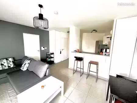 location appartement récent meublé t2 tassin la demi lune - idéalement situé - pas frais a