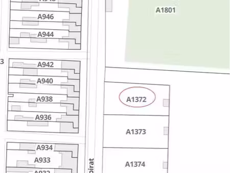 terrain 700m2