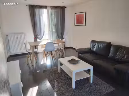 t3 meublé 56m2- balcon  cave  cellier  parking- saint-priest